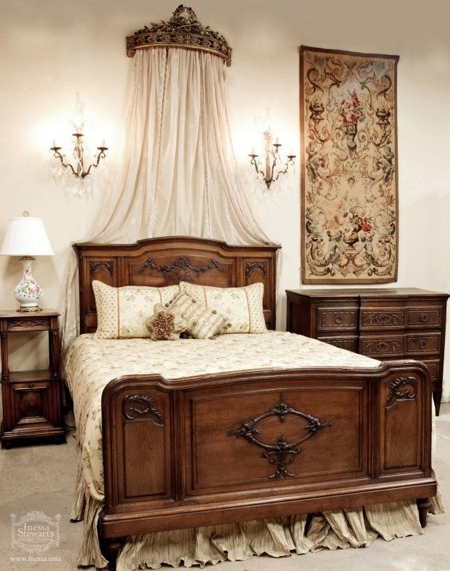 use antique in bedroom design to change vibe