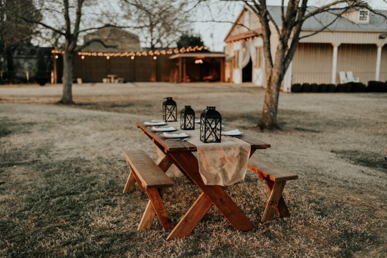 Bringing the Charm of Farmhouse to Your Outdoor Space